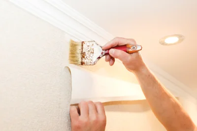 Pose de papier peint au Titre — revêtements muraux et toiles de verre